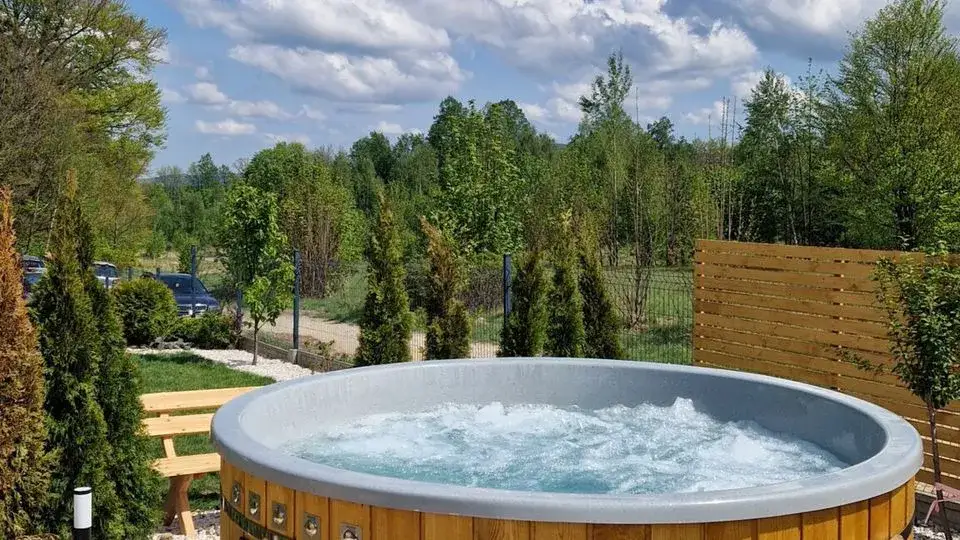karpacz basen jacuzzi widok na śnieżkę