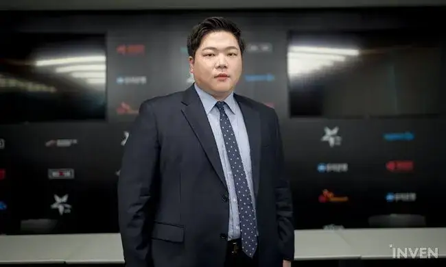 kim jest coach