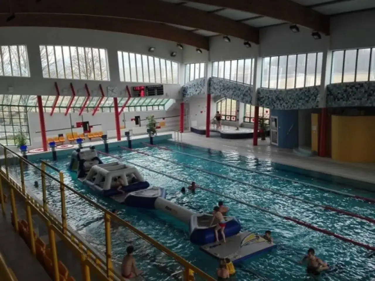 Atrakcje wodne Nautica Gorzyce zjeżdżalnia jacuzzi
