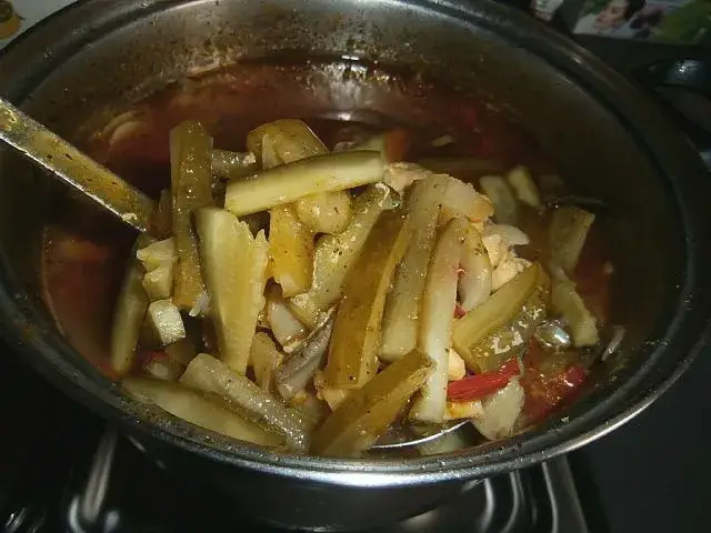 Strogonow z ogórkami kiszonymi