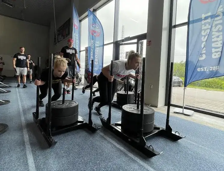 Wnętrze boxu CrossFit Białystok trening