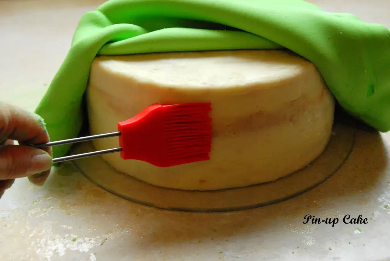 pędzelek woda masa cukrowa