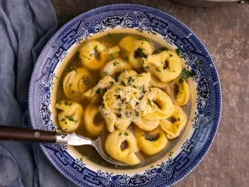 tortellini in brodo sos maslany szalwiowy