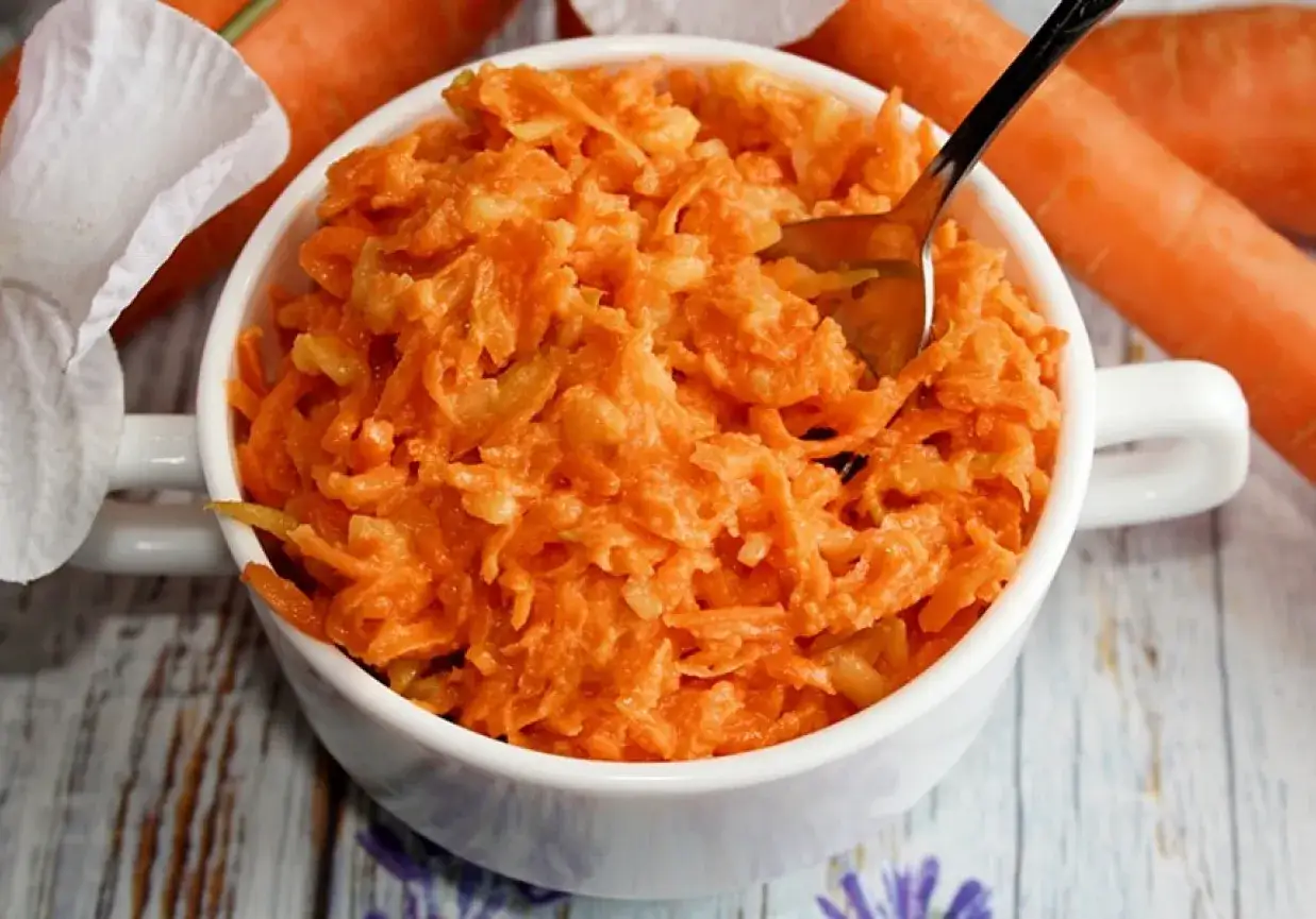 sur&oacute;wka marchewkowa z chrzanem i porem