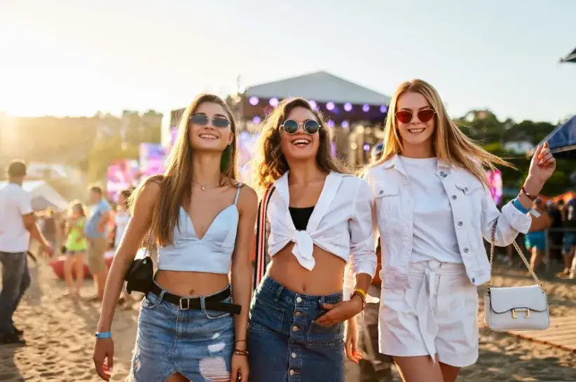 Praktyczne ubrania na festiwal