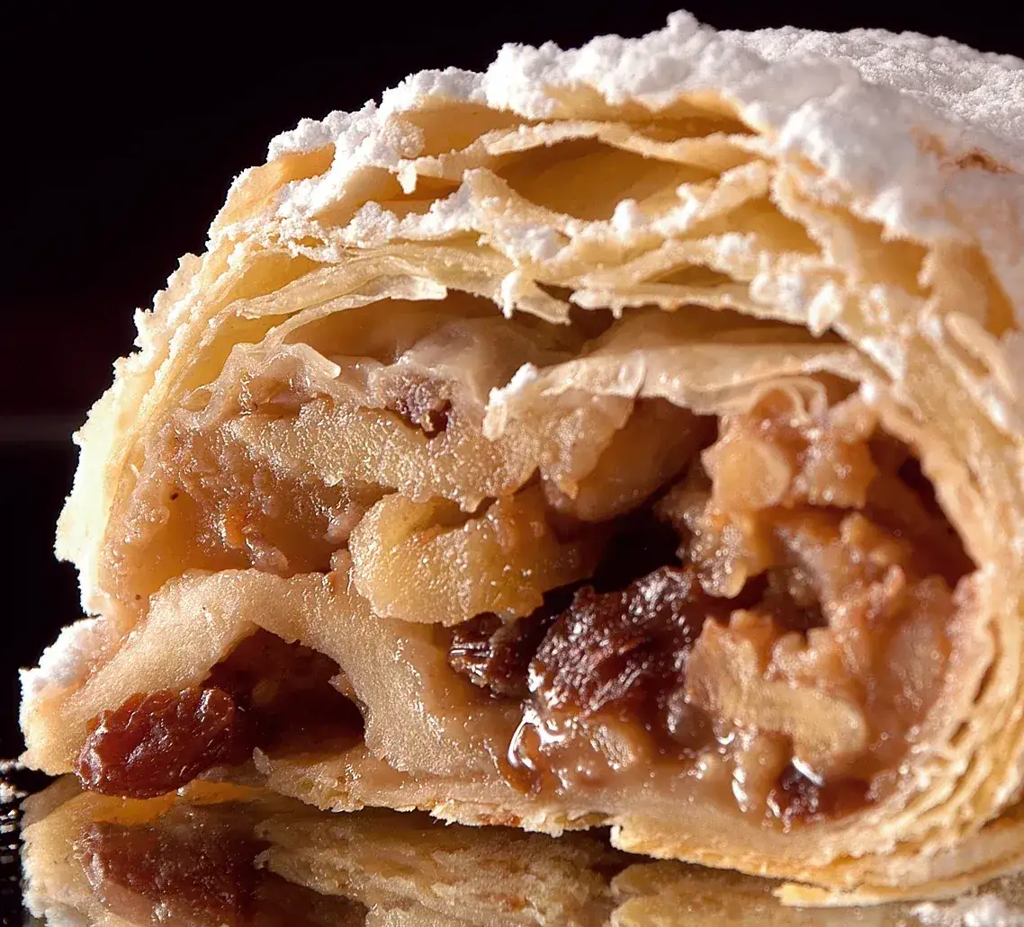 Wiedeńskie desery: Apfelstrudel i Sachertorte