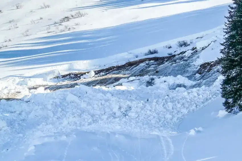 Zdjęcie Czy w górach jest śnieg? Sprawdź aktualne warunki i zagrożenia