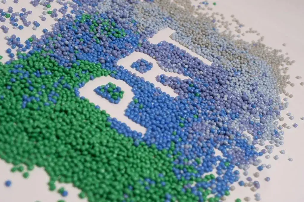 Zdjęcie Co można zrobić z butelki PET? 10 kreatywnych pomysłów na recykling