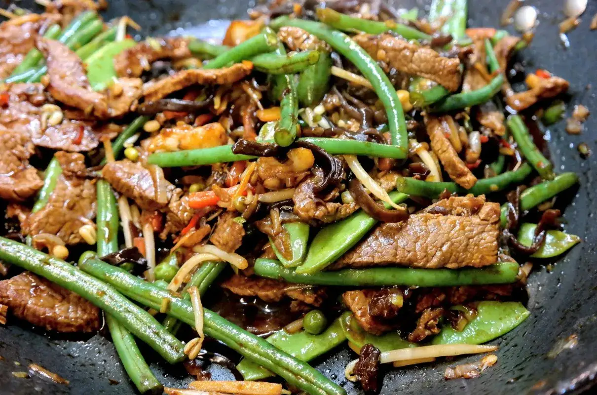 Zdjęcie Wołowina po wietnamsku – prosty przepis na wyjątkowe danie pełne smaku