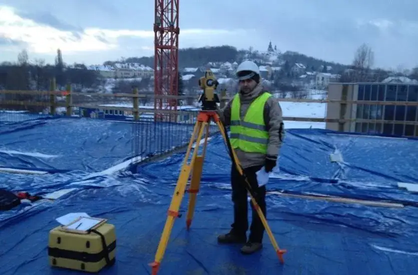 Zdjęcie Kto to jest geodeta? Kluczowe informacje o zawodzie i wymaganiach