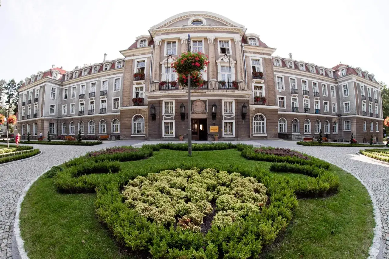 Zdjęcie Czy można wybrać sanatorium z NFZ? Odkryj ograniczenia i możliwości