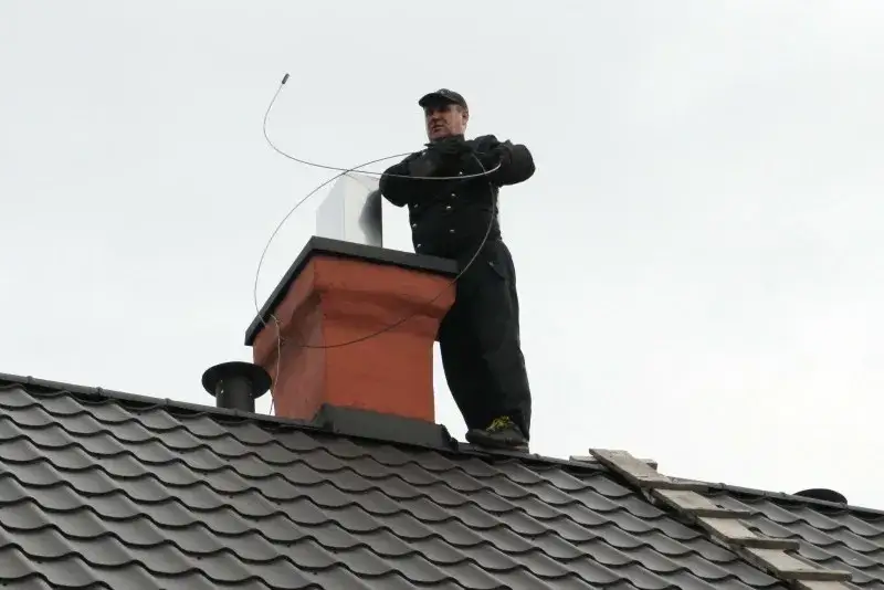 Zdjęcie Czy wizyta kominiarza jest obowiązkowa? Sprawdź, co musisz wiedzieć