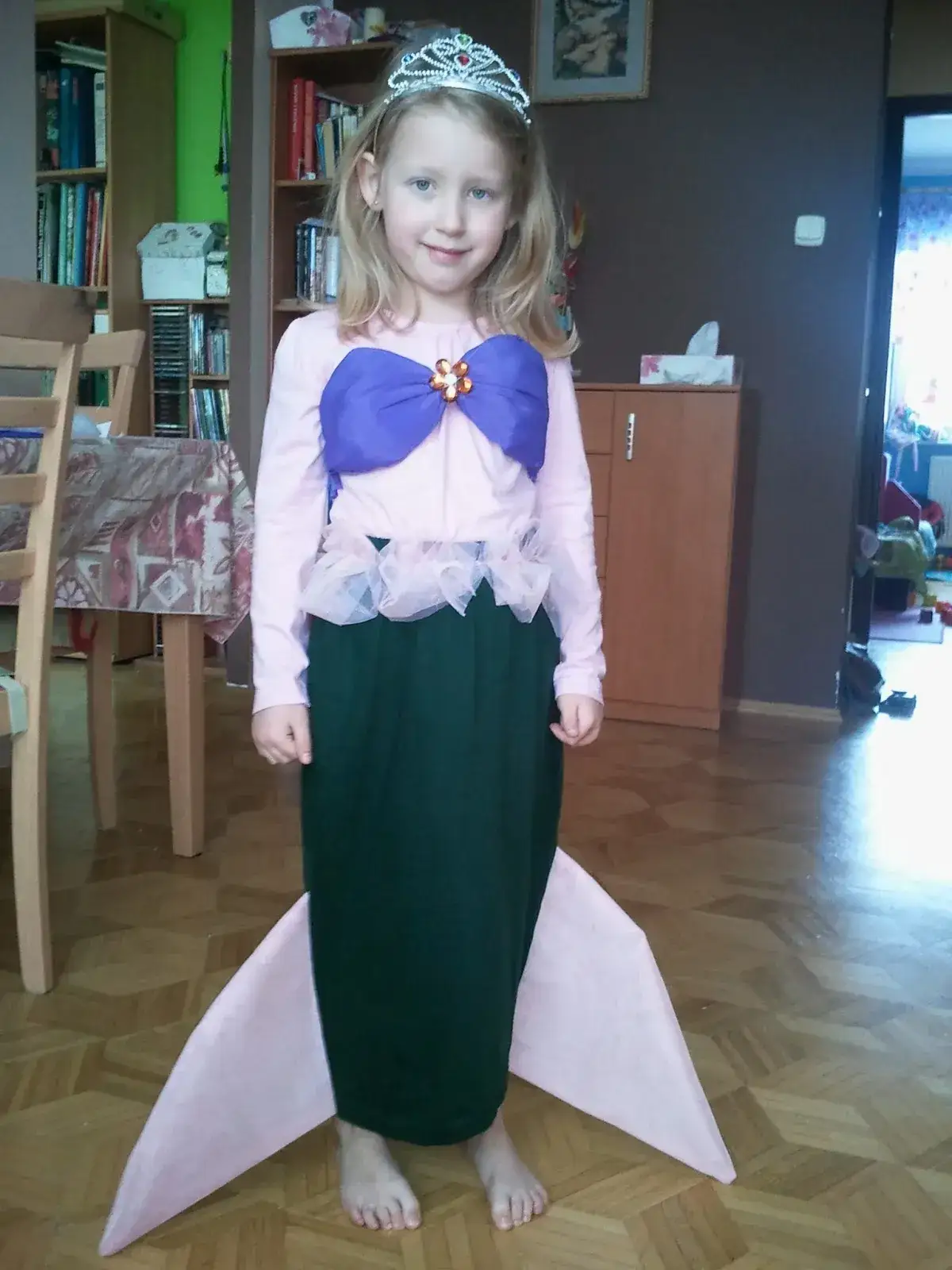 Zdjęcie Jak zrobić strój syrenki dla dziecka - łatwe kroki i materiały