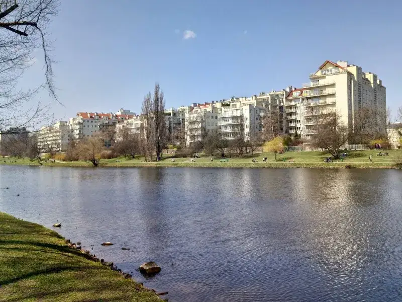 Zdjęcie Jezioro Kamionkowskie: historia, atrakcje i tajemnice w Warszawie