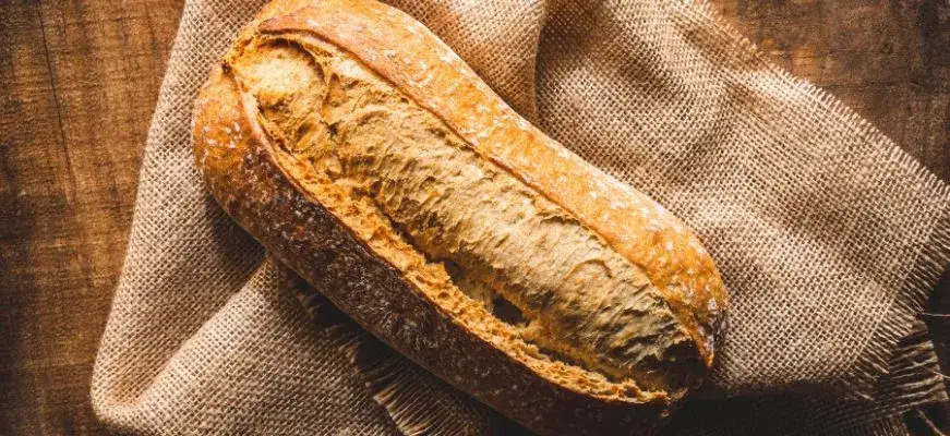 Zdjęcie Sen chleb co oznacza? Odkryj ukryte znaczenia Twoich snów