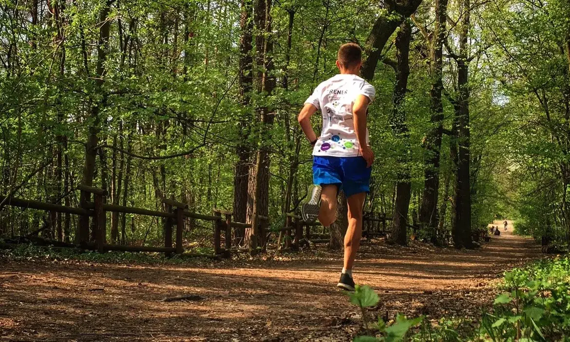 Zdjęcie Gdzie biegać w Warszawie? Odkryj najlepsze trasy i miejsca do biegania