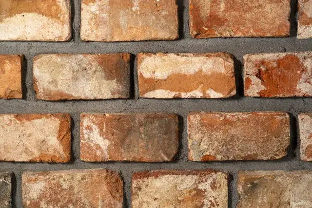 Zdjęcie Jaką zaprawę do cegły rozbiórkowej wybrać, aby uniknąć problemów?