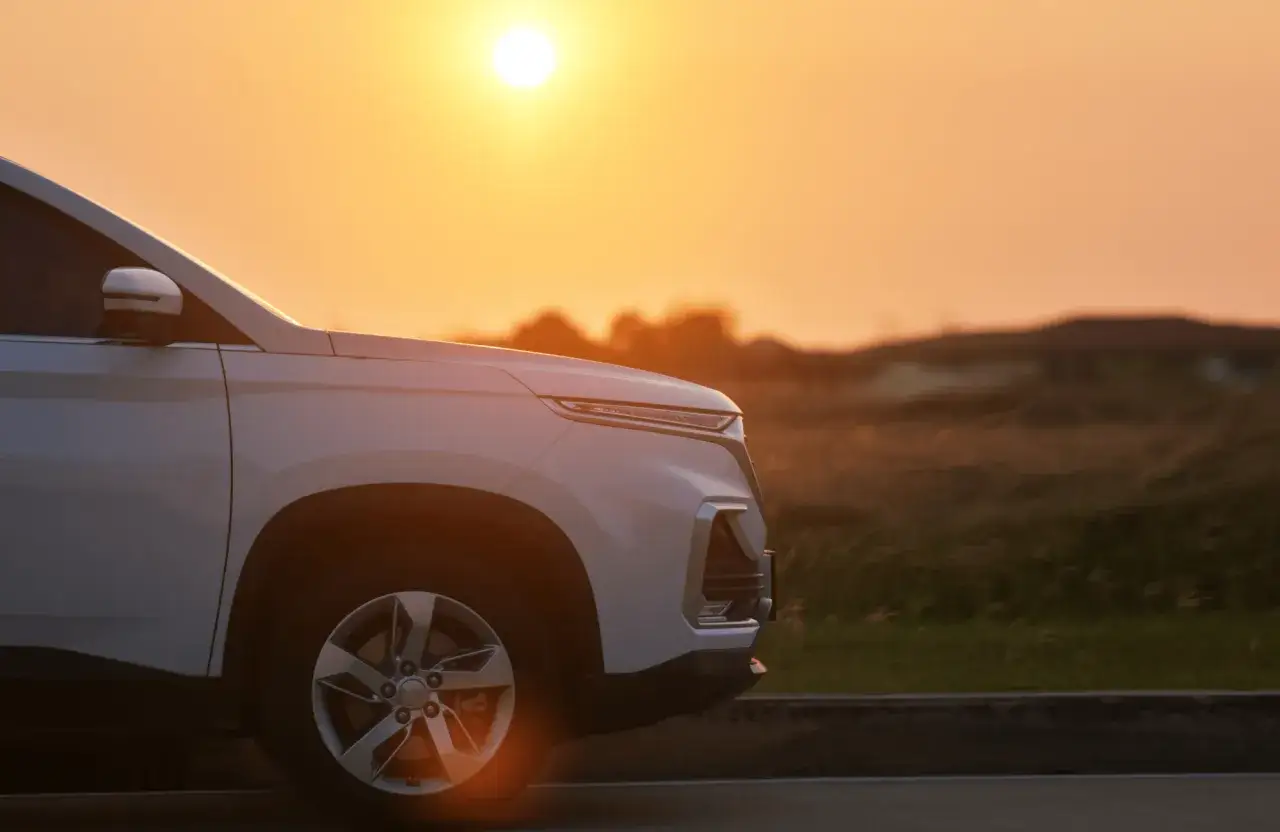 Zdjęcie SUV czy sedan: który wybór zapewni lepszą przestrzeń i komfort?