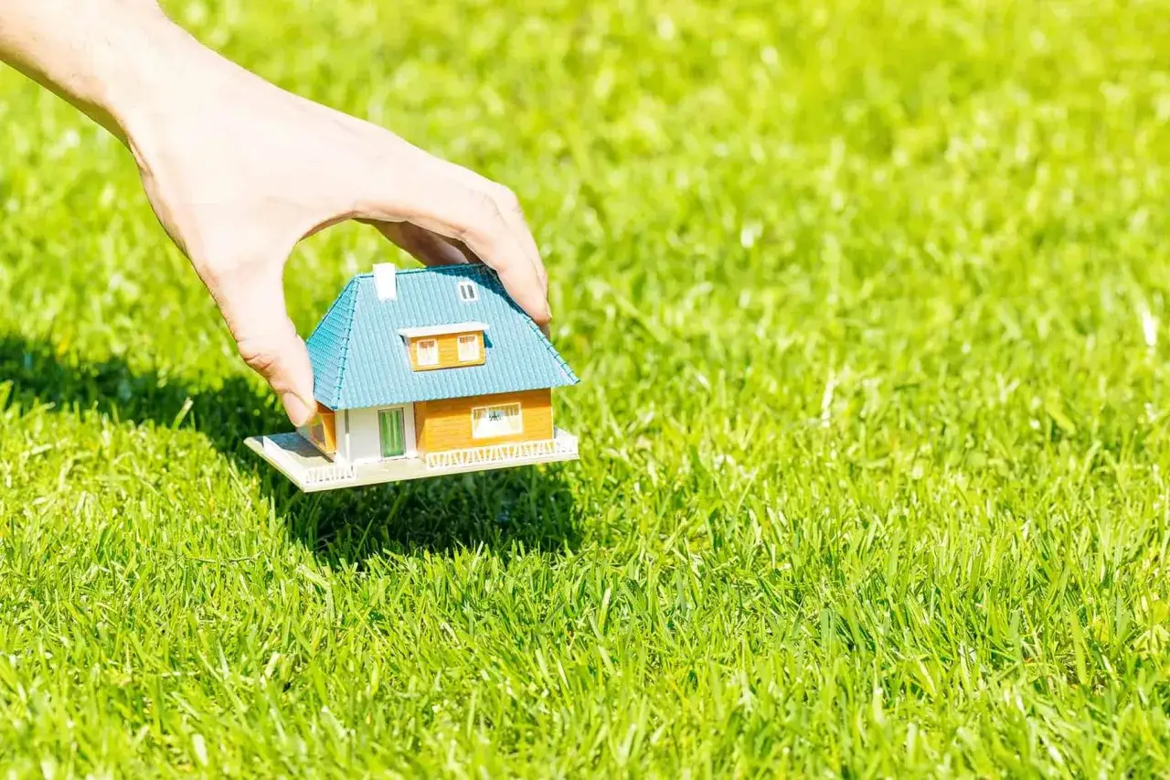 Zdjęcie Jak wybudować dom na działce rolnej? Poznaj kluczowe przepisy i wymagania