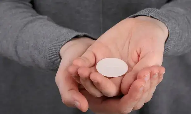 Zdjęcie Jak przyjmować komunię świętą? Poznaj zasady i najważniejsze etykiety