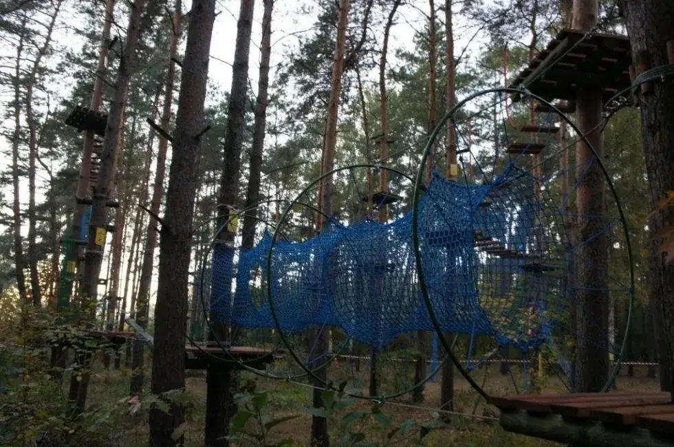 Zdjęcie Park linowy Konin – idealne miejsce na niezapomniane przygody