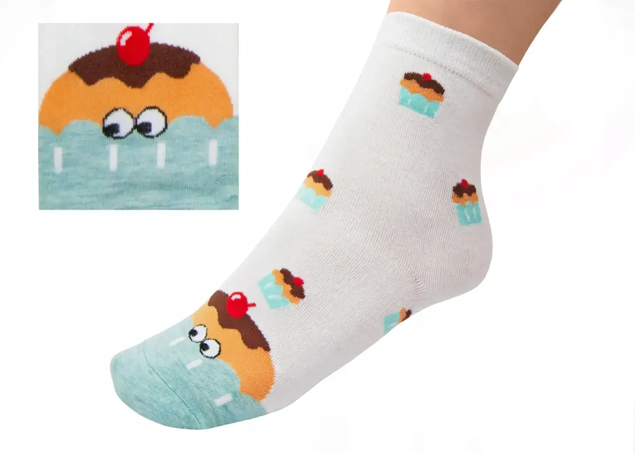 Zdjęcie Jak zrobić tort ze skarpetek – kreatywny prezent, który zachwyci