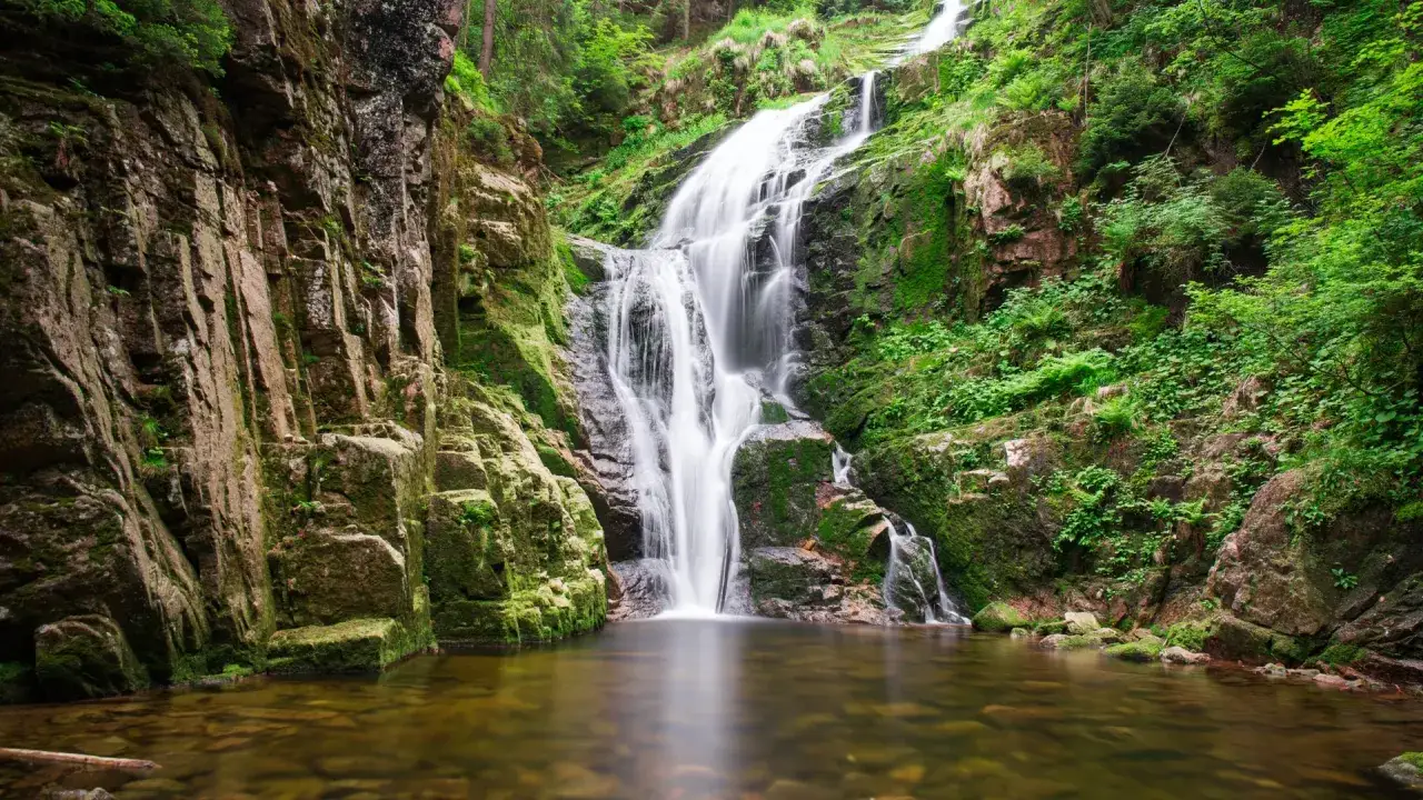 Szklarska Poręba atrakcje przyrodnicze wodospad Kamieńczyka Szklarka Zakręt Śmierci