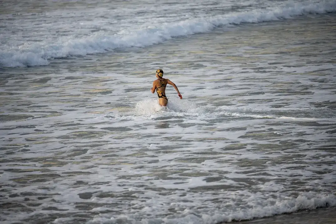 Zdjęcie Napisz w zeszycie, jakie korzyści przynosi pływanie dla zdrowia i samopoczucia