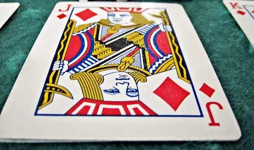 Zdjęcie Jak grać w pokera holdem - proste zasady i strategie dla początkujących
