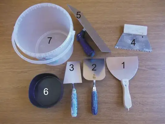 Narzędzia i materiały do szpachlowania ścian