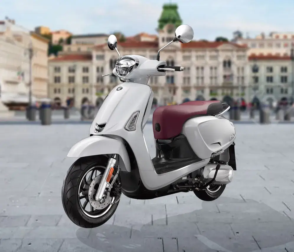 różne typy motorowerów i skuterów