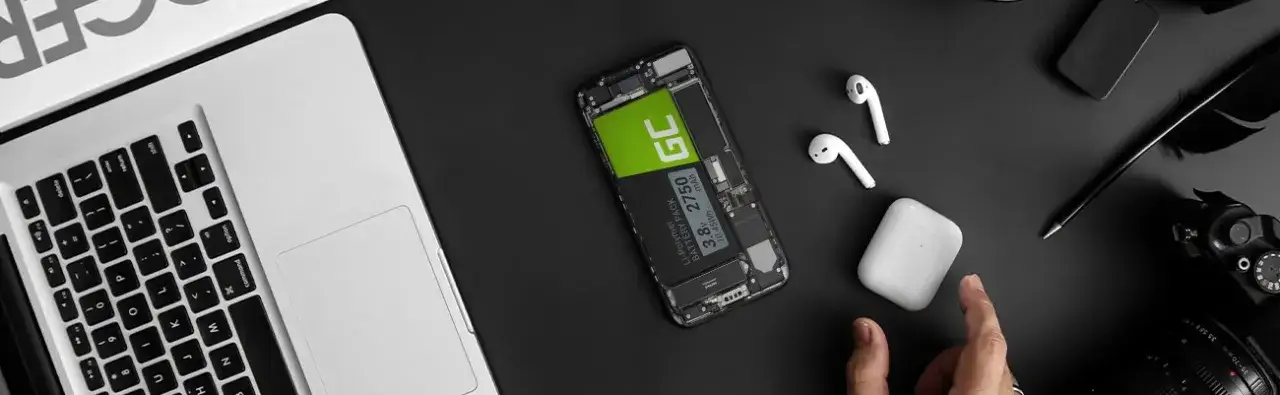 koszt wymiany baterii w telefonie, opłacalność naprawy smartfona