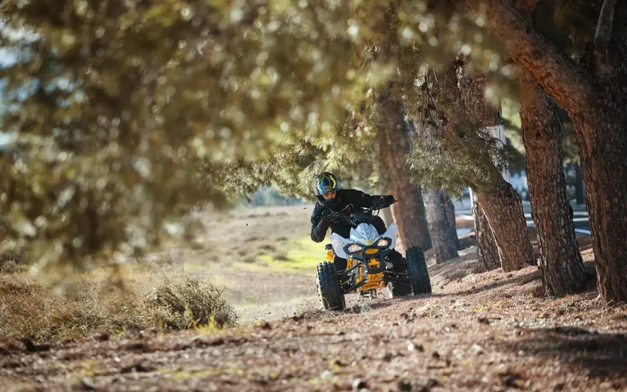 Zdjęcie Quad czy enduro - który wybór przyniesie więcej radości i bezpieczeństwa?
