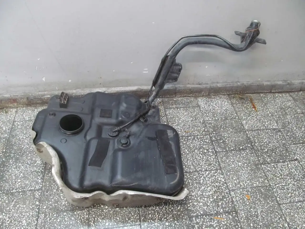 VW Touran 1.9 TDI zbiornik paliwa schemat