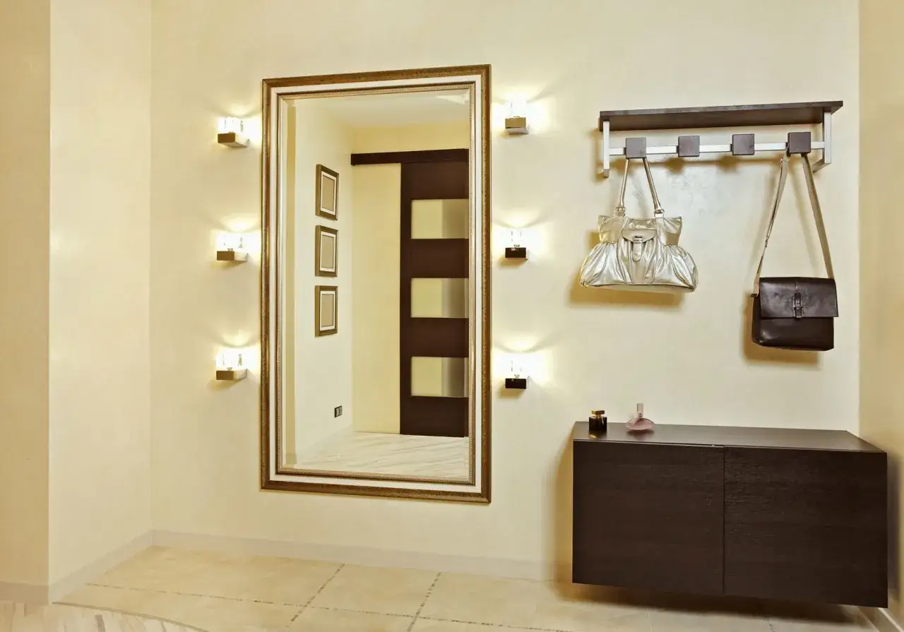 Lustro naprzeciwko drzwi wejściowych feng shui