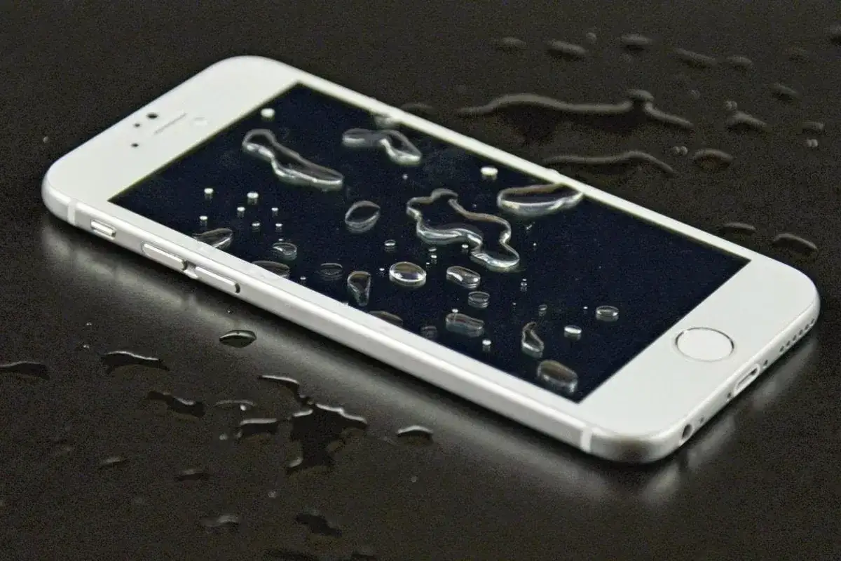 serwis iphone uszkodzony zalany