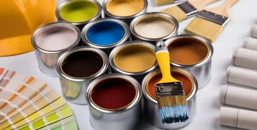 r&oacute;żne rodzaje farb i puszki