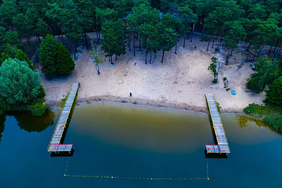 plaża jezioro czarne kaszuby kąpielisko