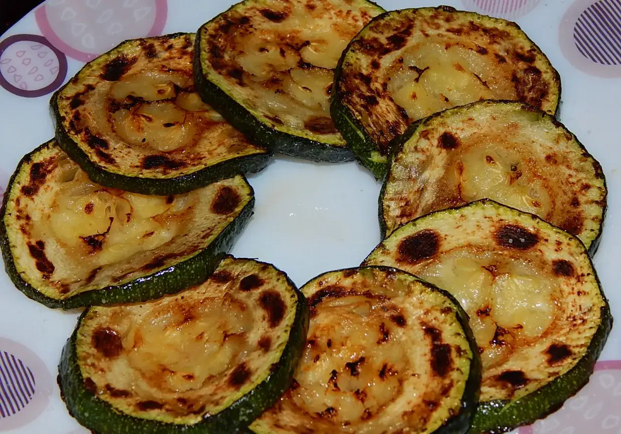 składniki na marynatę do cukinii