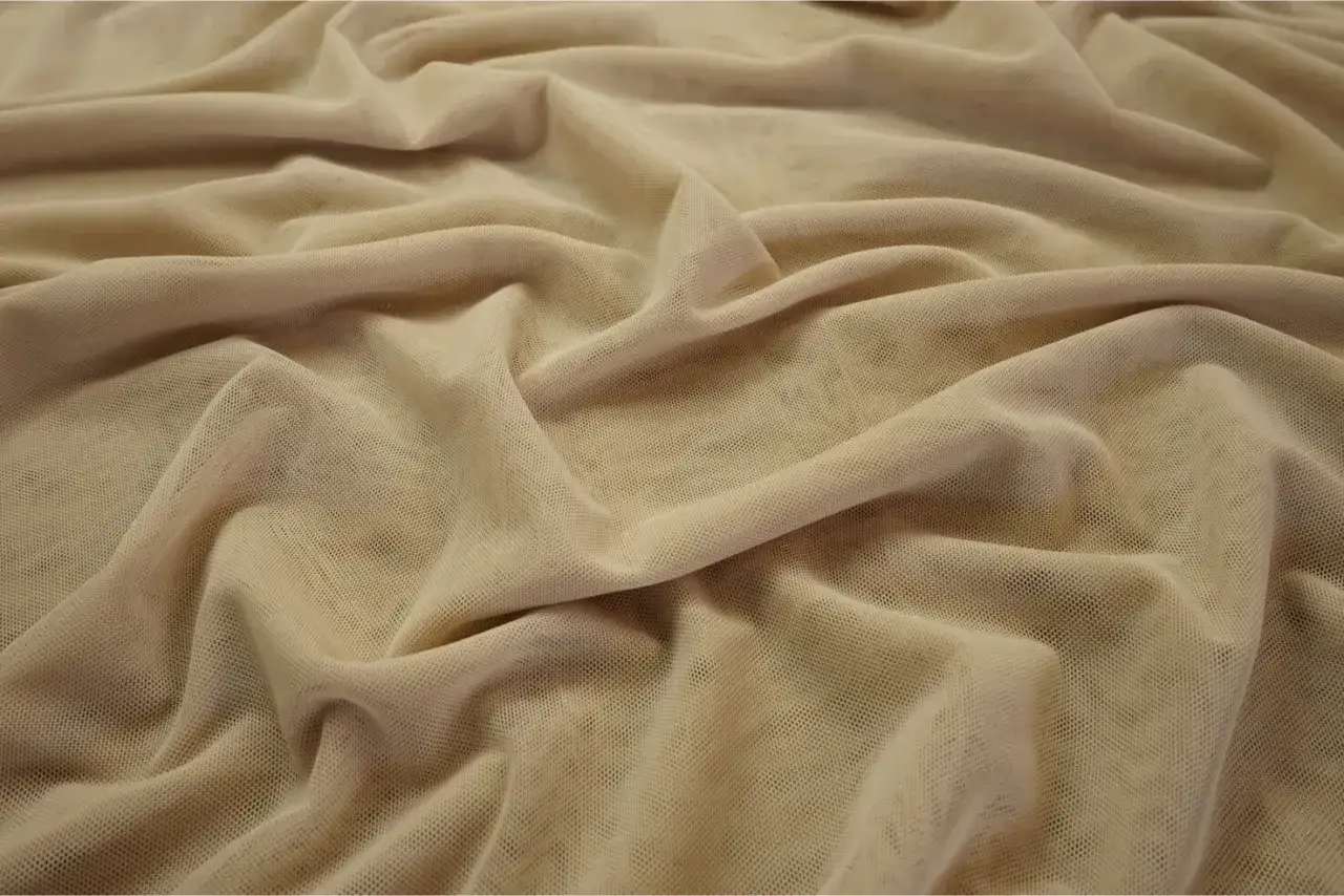 r&oacute;żne rodzaje tiulu na sp&oacute;dnice, tiul miękki sztywny