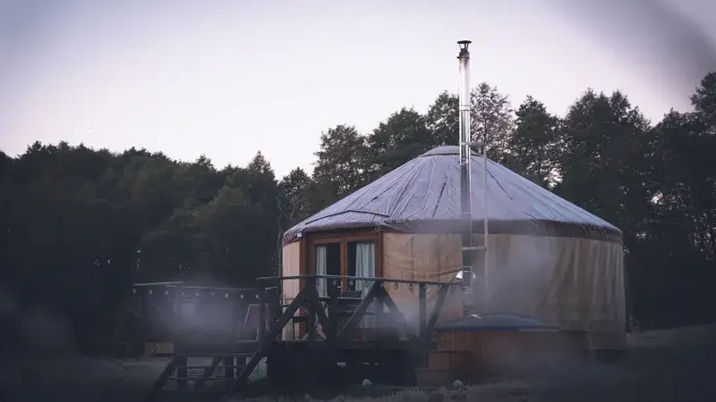klimatyczne noclegi w Polsce slowhop glamping agroturystyka