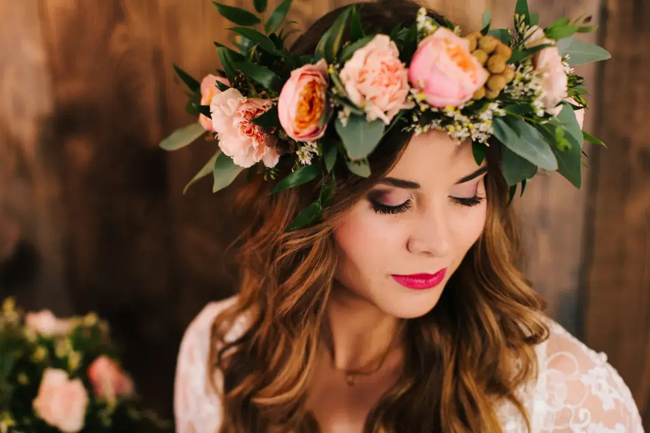 Przykłady stylów fotografii ślubnej: reportaż, boho, fine art, glamour
