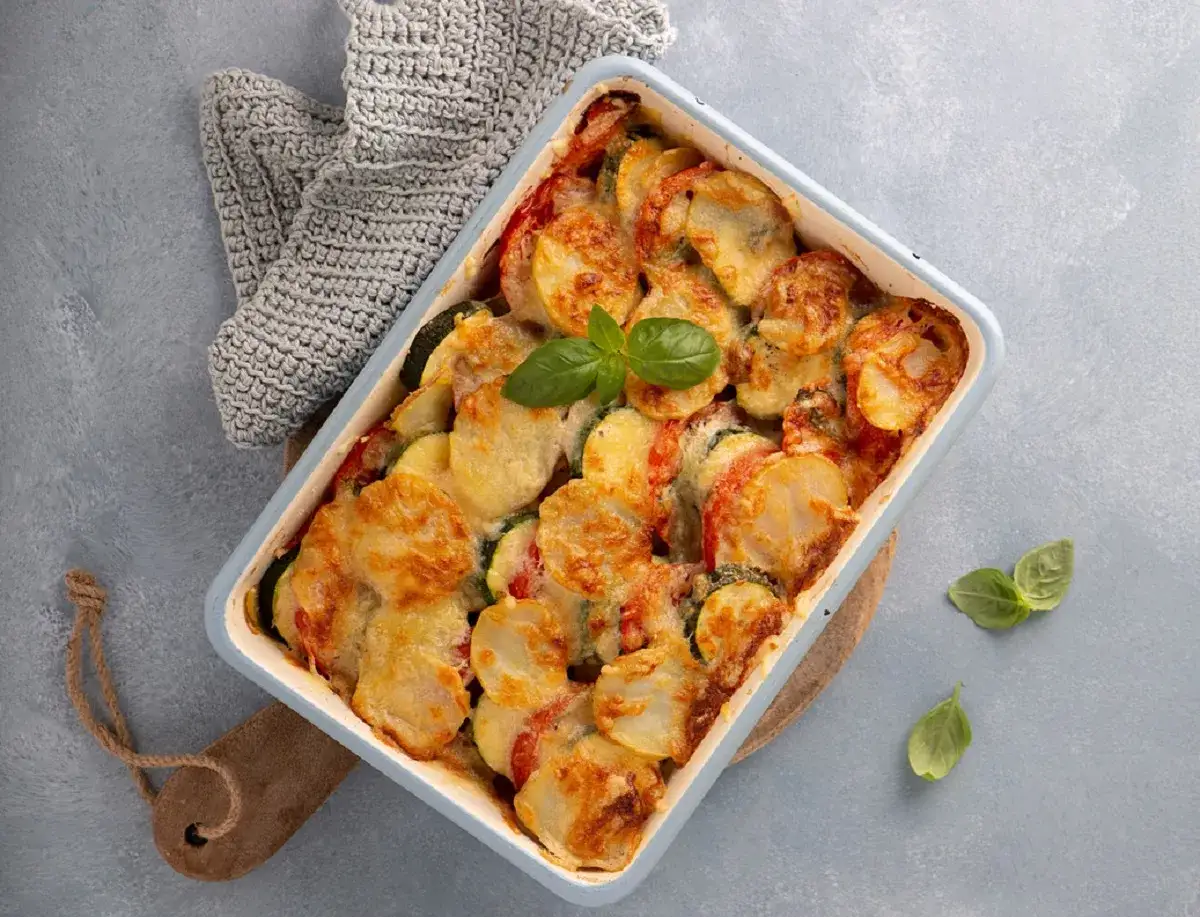 zapiekanka z cukinii i ziemniak&oacute;w