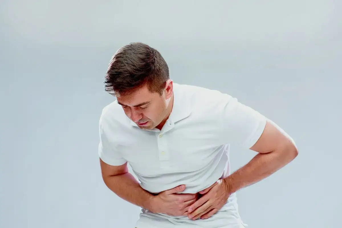 Osoba z b&oacute;lem brzucha