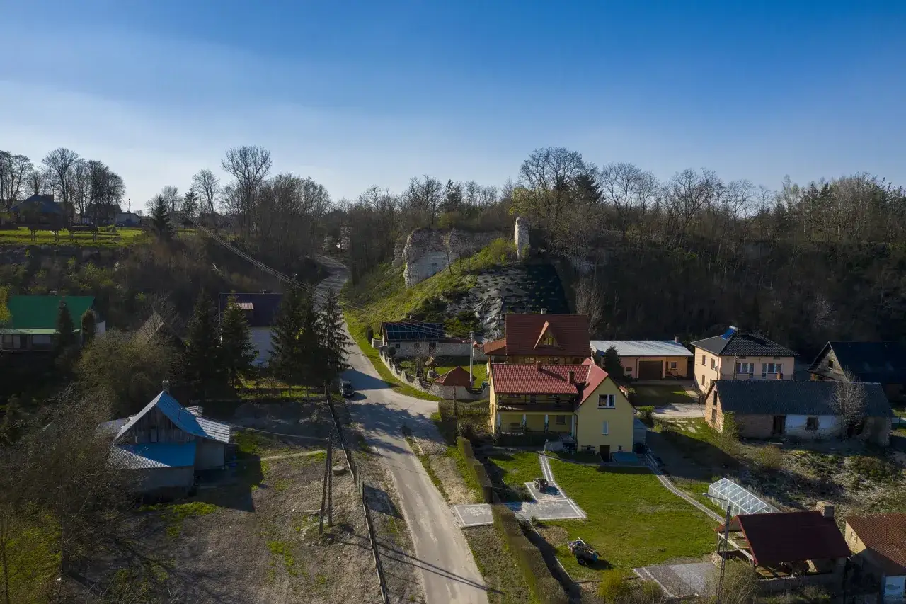 Zdjęcie Ruiny zamku w Solcu nad Wisłą - tajemnice i historia zniszczonej twierdzy
