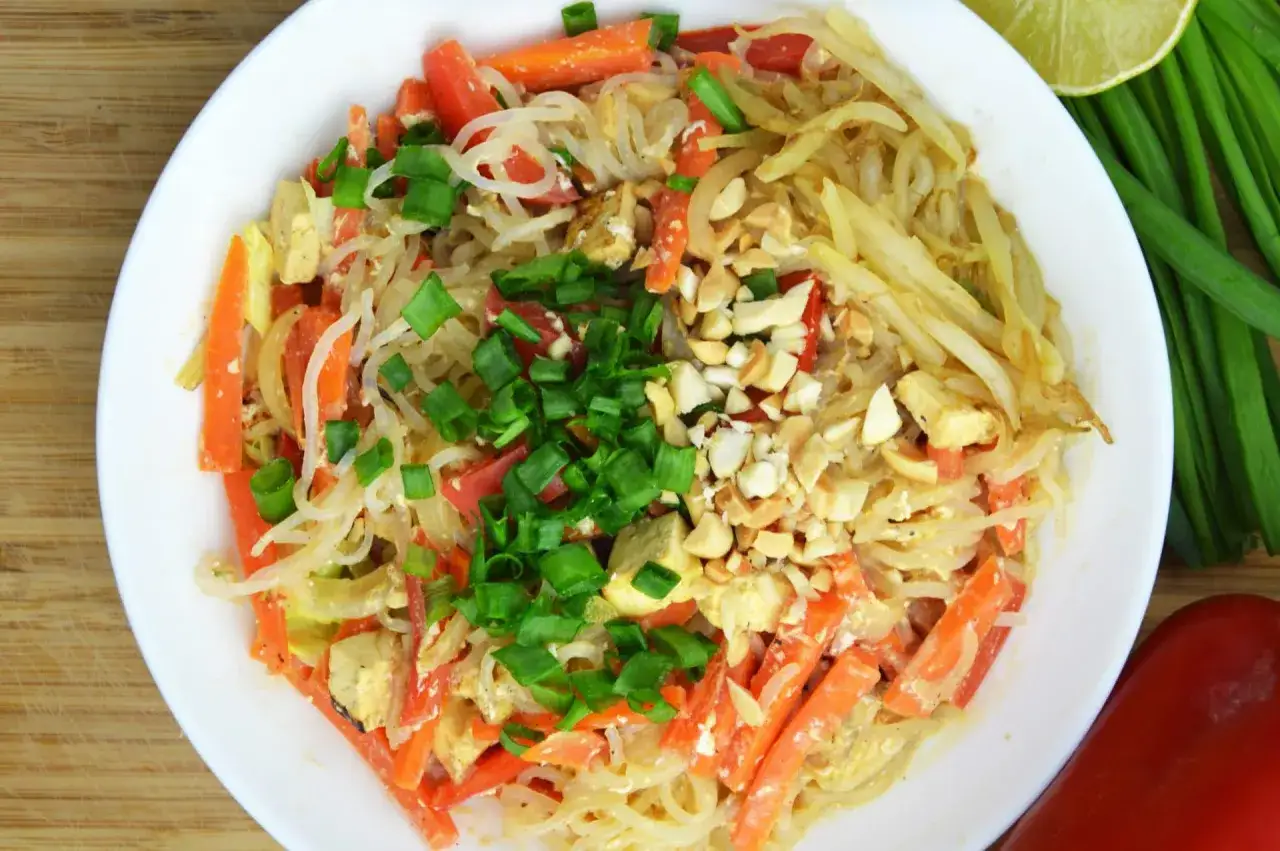 Zdrowy Pad Thai domowej roboty