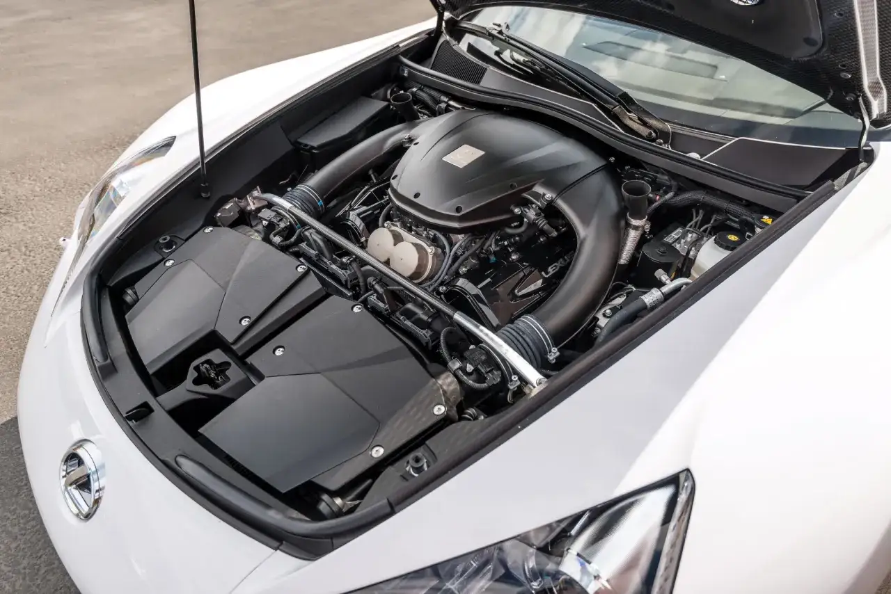 Lexus LFA silnik V10