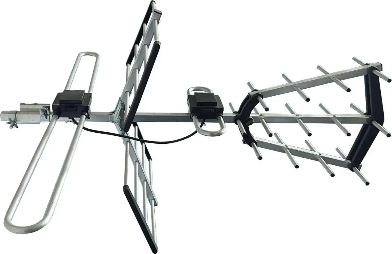 Antena DVB-T2 HEVC na dachu