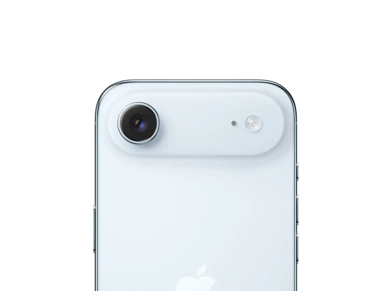 Jasny iPhone z aparatem i lampą błyskową. Zastanawiasz się, ile kosztuje iPhone 6?