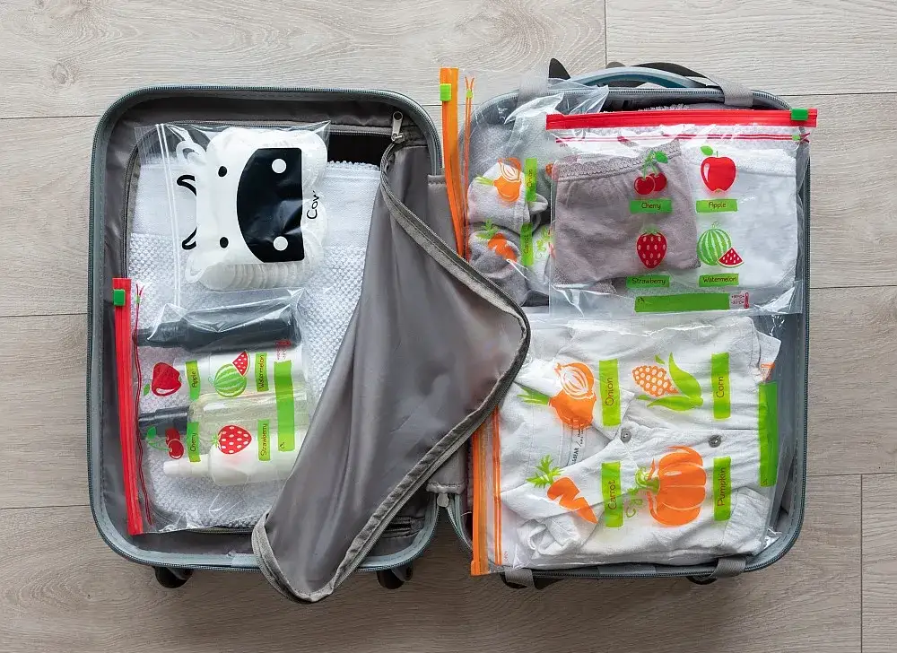 bezpieczne pakowanie perfum do walizki